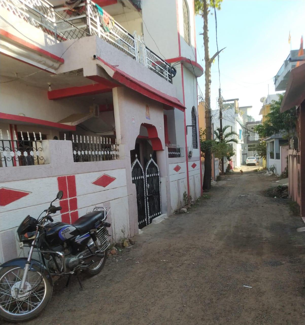 Spacious House for Sale in Sharda Colony, Mandla – ₹55 Lakh!