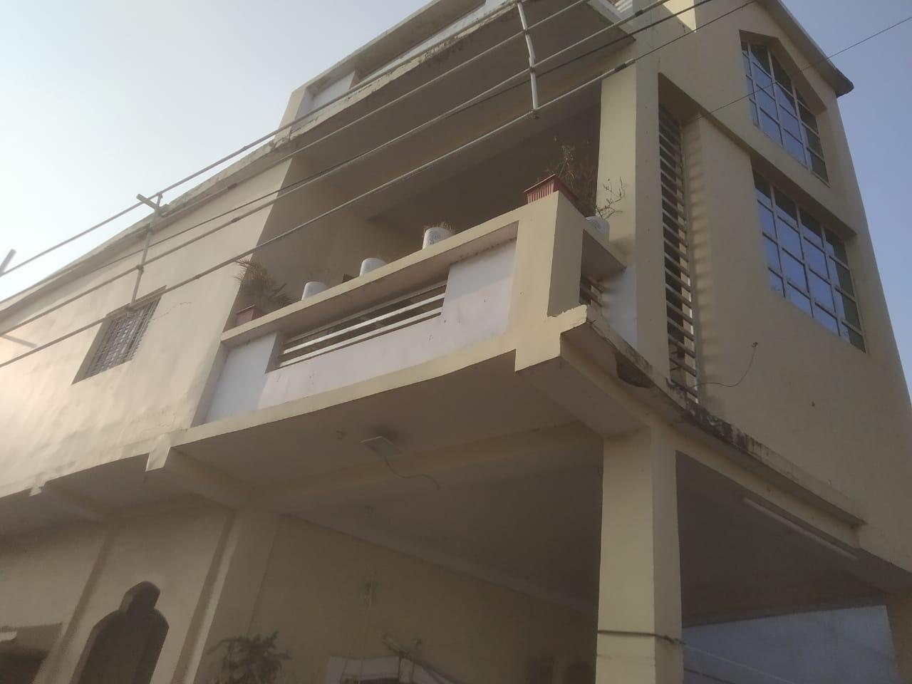 Spacious 810 sqft House for Sale on Katara Road, Mandla – ₹40 Lakh